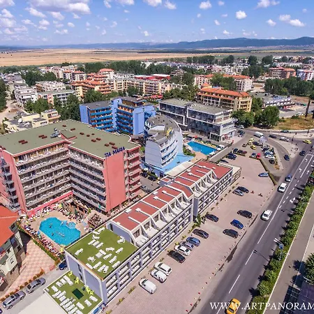 Tia Maria - Premium Hotel
